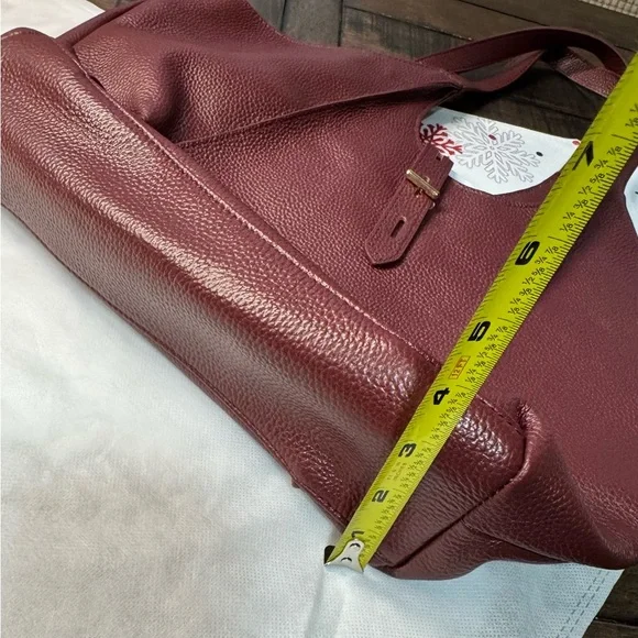 NWT TOTE LE MONDE MILAN TOTE, Burgundy - Picture 8 of 9